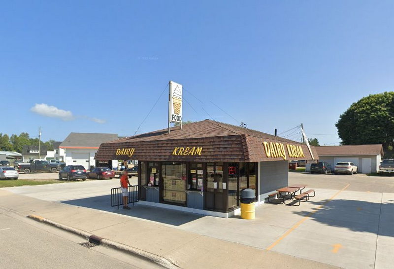 Dads Drive-In - Dairy Kream (newer photo)